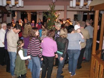 Gang rundt juletreet